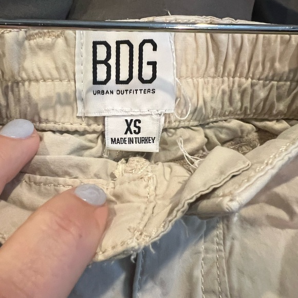 BDG Urban Outfitters Women's Tan Cargo Shorts - Picture 2 of 4